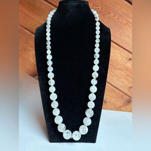 Frosted Lucite Graduated Beaded Necklace. NWOT